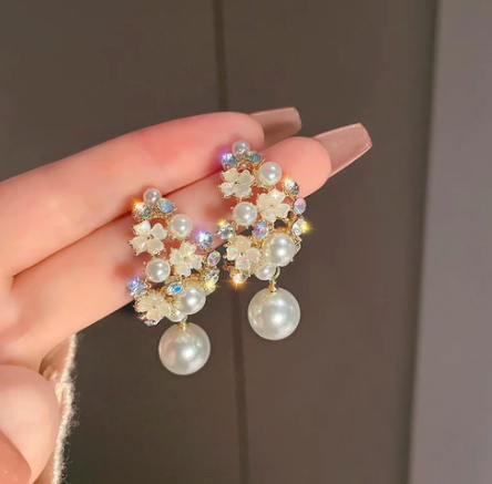 ✨ Luxury Floral Pearl Drop Earrings – Premium Handcrafted Style ✨
